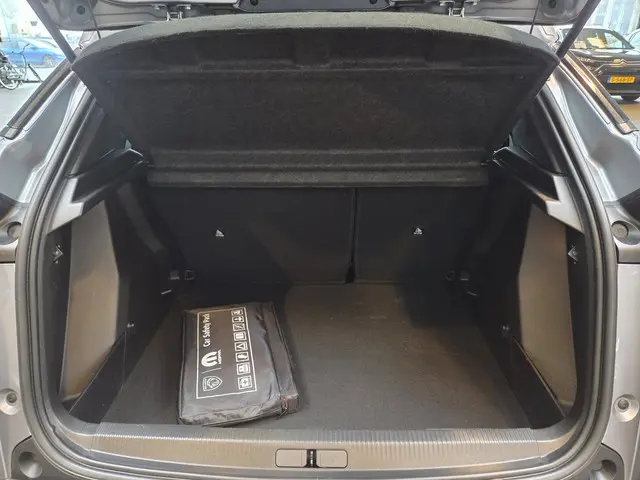 Peugeot 2008 1.2 PureTech Active Pack 2023 Benzine 48