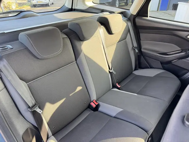 Ford Focus Wagon 1.6 TI-VCT Lease Titanium 2012 Benzine 24