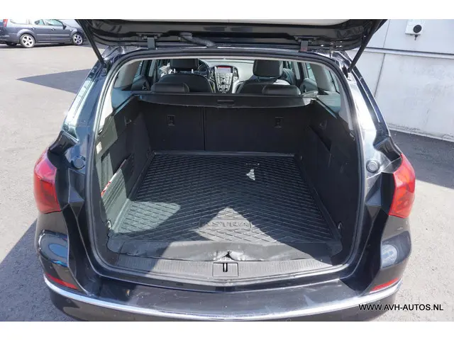 Opel Astra Sports Tourer 1.4 Turbo Sport + 2014 Benzine 8