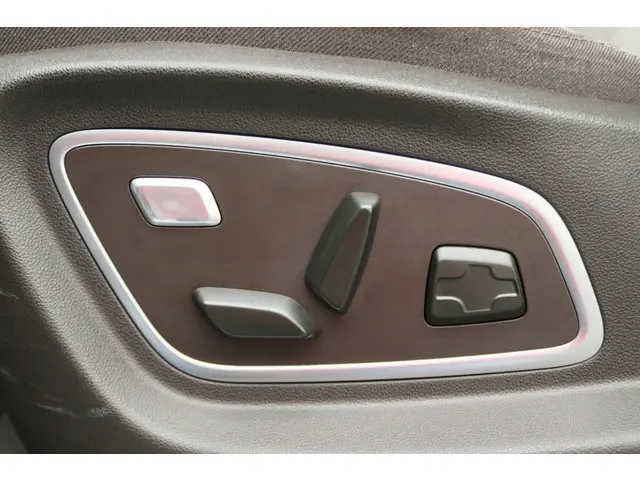 Renault Espace 1.8 TCe Limousin 7p. 2018 Benzine 13