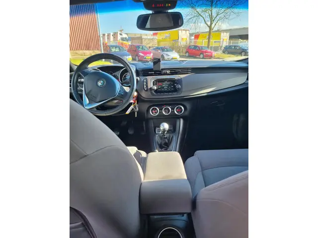 Alfa Romeo Giulietta 1.4 T Distinctive 2013 Benzine 14