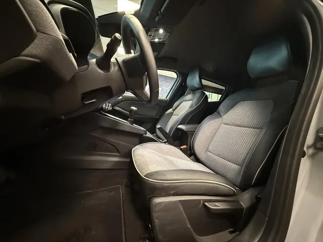 Renault Clio 1.0 TCe 90 GPF techno 2024 Benzine 10