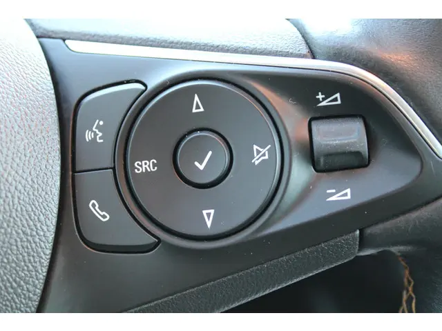 Opel Crossland X 1.2T Ultimate 2019 Benzine 19