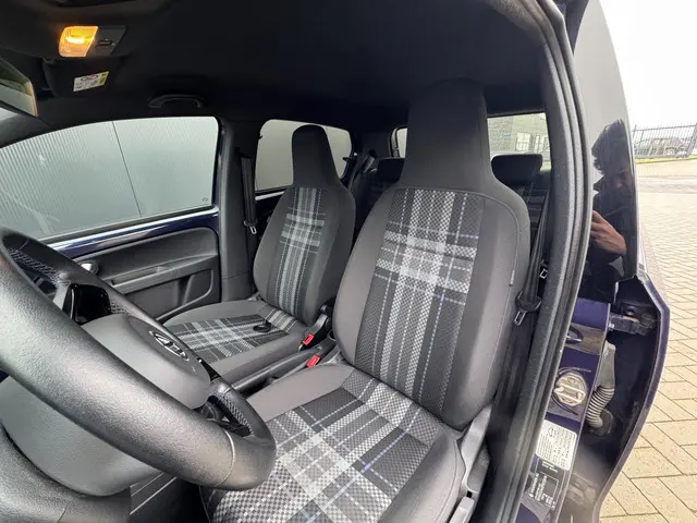 Volkswagen up! Club |5-deurs|NAVI|CRUISE|15” LM| 2015 Benzine 17