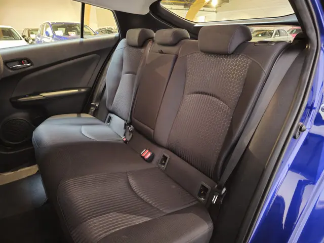 Toyota Prius 1.8 Dynamic 2018 Hybride Benzine 16