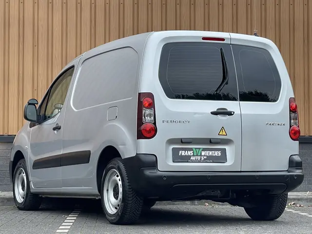 Peugeot Partner 1.6 BlueHDi 75 L1 Premium 2017 Diesel 12