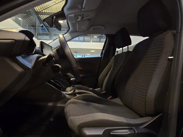 Peugeot 2008 1.2 PureTech Active 2022 Benzine 12