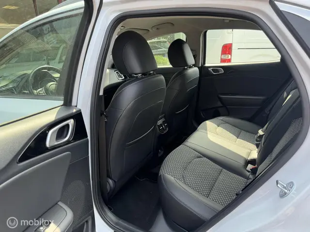 Kia XCeed 1.5 T-GDi DynamicPlusLine 2023 Benzine 21