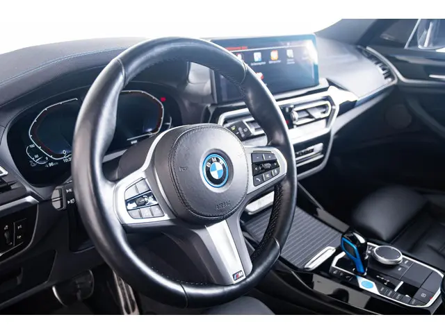 BMW iX3 High Executive 80 kWh 2022 Elektrisch 32