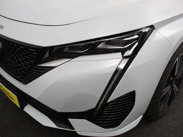 Peugeot 308 1.2 PureTech GT 2024 Benzine 24