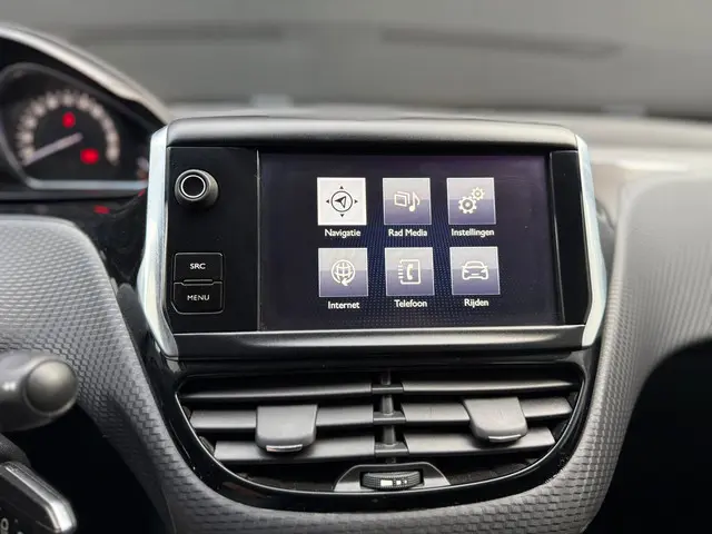 Peugeot 2008 1.2 PureTech Blue Lion 2016 Benzine 45