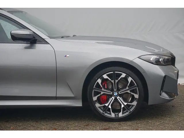 BMW 3 Serie Touring 330e 2025 Hybride Benzine 6