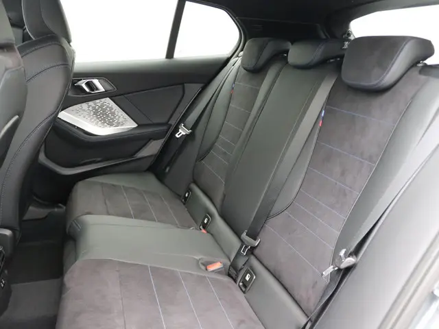 BMW 1 Serie 120 2025 Benzine 8