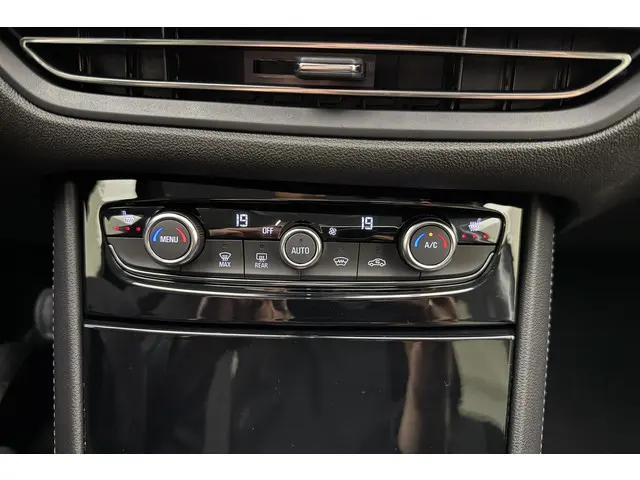 Opel Grandland 1.2 Turbo Ultimate 2024 Benzine 26