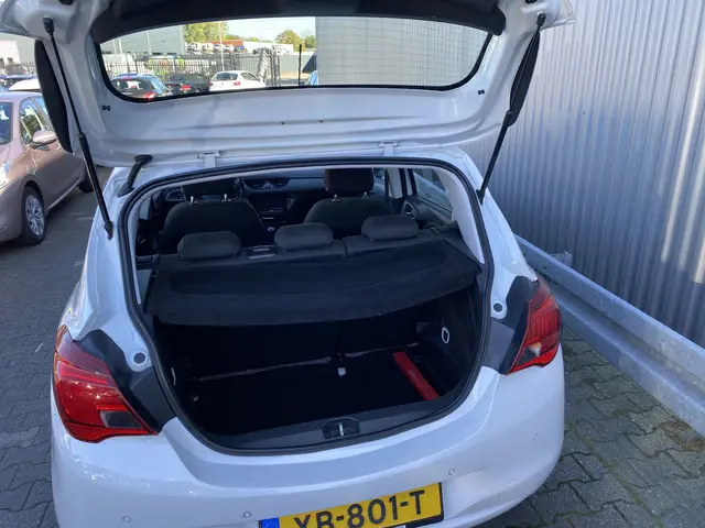 Opel Corsa 1.4 Favourite 2018 Benzine 14