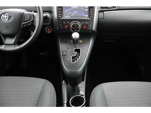 Toyota Verso 1.8 VVT-i SkyView Edition 2018 Benzine 26
