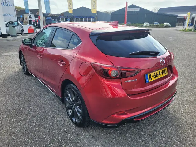 Mazda 3 2.0 SkyActiv-G 120 SkyLease 2017 Benzine 4