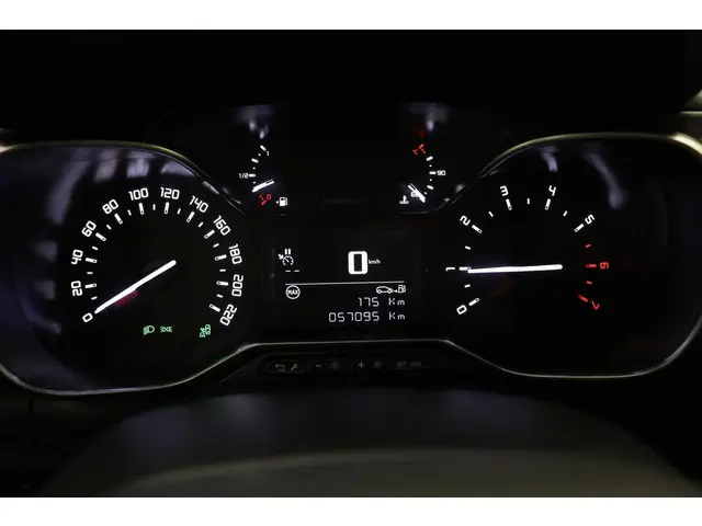 Citroën C3 1.2 PureTech Shine 2021 Benzine 31