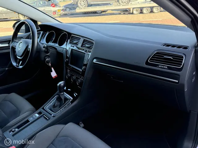 Volkswagen Golf 1.4 TSI Highline AUTOMAAT 2015 Benzine 12