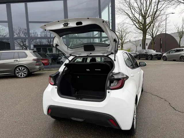 Toyota Yaris 1.5 Hybrid Active 2022 Hybride Benzine 5