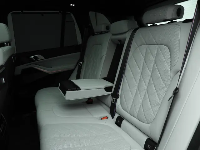 BMW X5 xDrive50e 2025 Hybride Benzine 8
