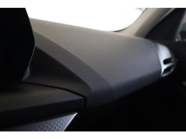 BMW 1 Serie 120 2025 Benzine 18