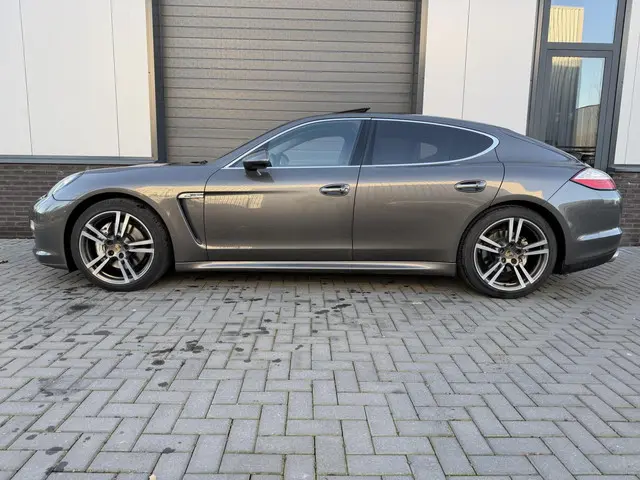 Porsche Panamera Sport Turismo 3.0 4 2013 Benzine 2