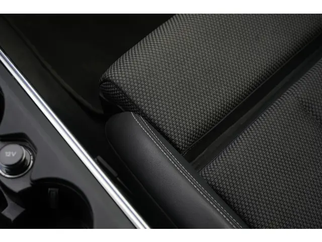 Audi A6 Avant 40 TFSI S edition 2022 Benzine 33