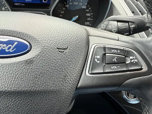 Ford C-MAX 1.0 Titanium 2015 Benzine 15