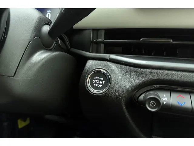 Fiat 600 1.2 Hybrid La Prima 2025 Hybride Benzine 31