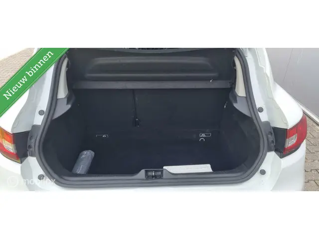 Renault Clio 0.9 TCe Limited LED\KEYLESS/1EiG 2018 Benzine 9