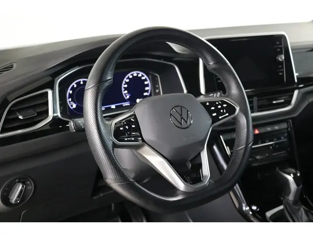 Volkswagen T-Roc 3