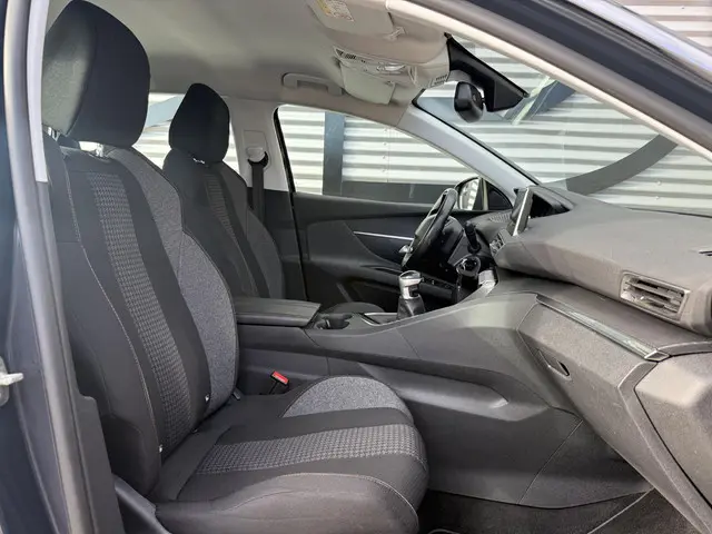 Peugeot 3008 1.2 PureTech Active 2017 Benzine 9