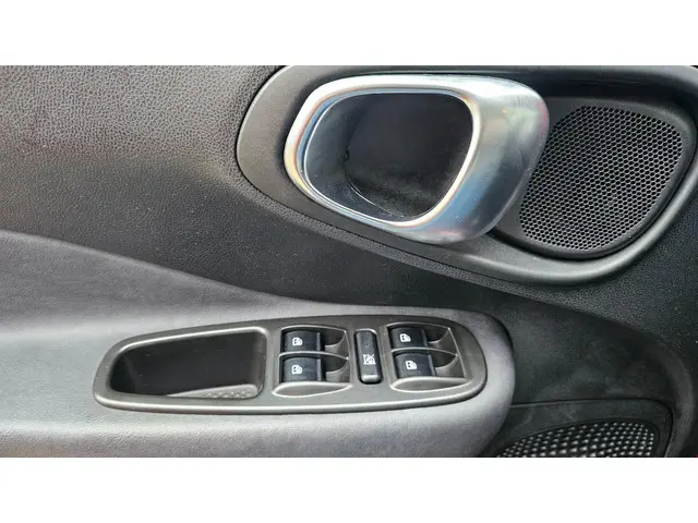 Fiat 500L 0.9 Lounge 105Pk Pano, 48.000km!!!! NAP !! 2015 Benzine 21