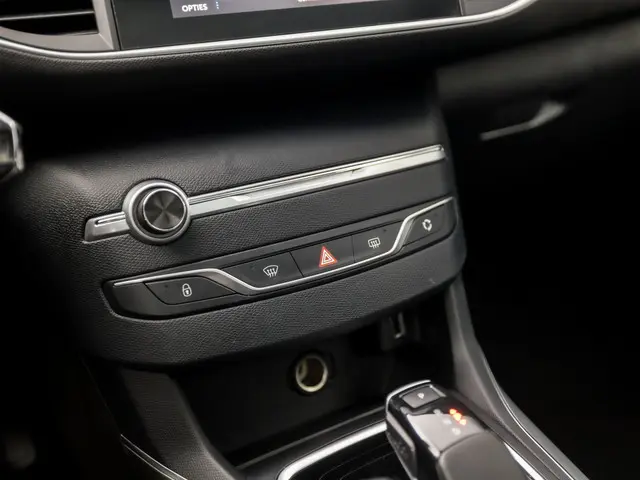 Peugeot 308 SW 1.2 PureTech Sport 2020 Benzine 9