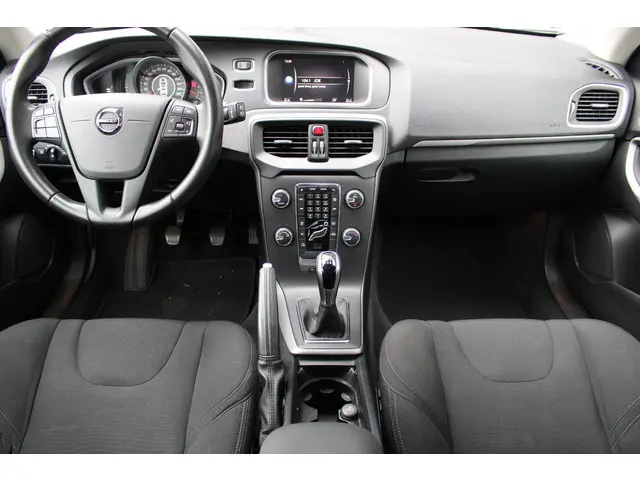 Volvo V40 2.0 T2 Momentum 2018 Benzine 3