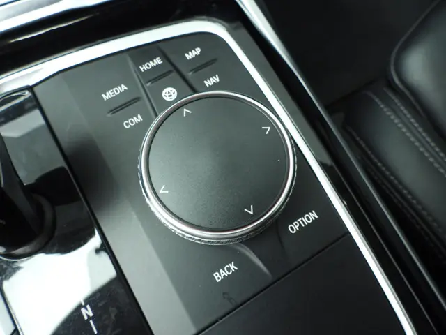 BMW 3 Serie Sedan 330e 2019 Hybride Benzine 25