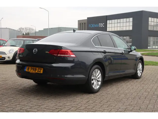 Volkswagen Passat 2.0 TDI Business Edition R 2018 Diesel 8
