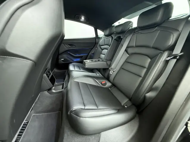 Porsche Taycan Performance 84 kWh 2021 Elektrisch 21