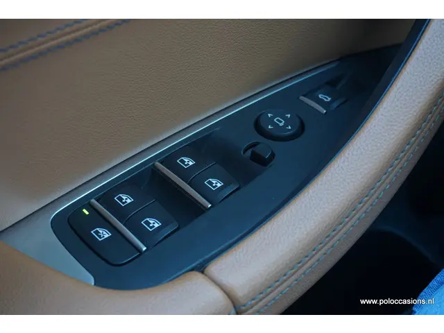 BMW X3 xDrive20i High Executive 2019 Benzine 19
