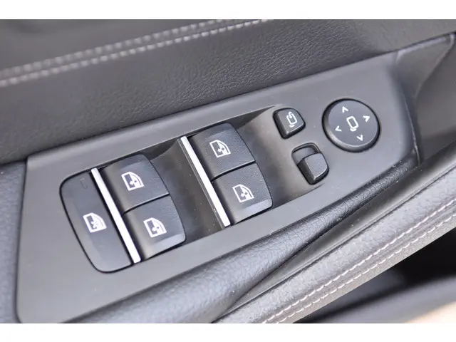 BMW 5 Serie 520i High Executive 2020 Benzine 11