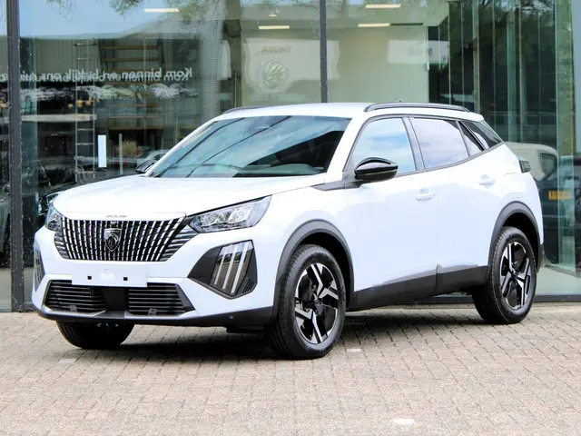 Peugeot 2008 1.2 Hybrid 110 Allure 2026 Hybride Benzine 4