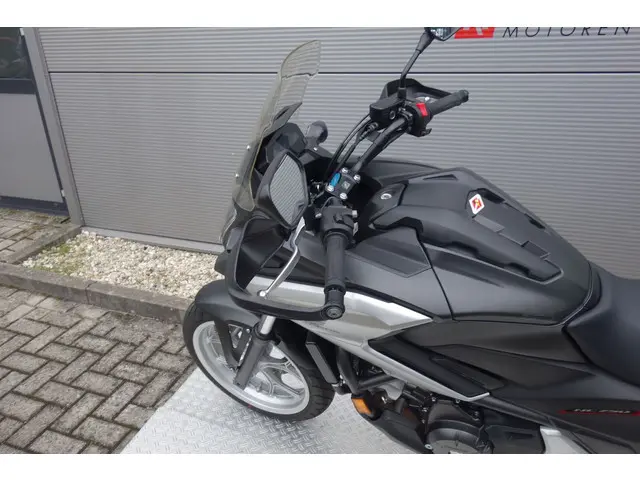 Honda NC 750 X ABS 2016 Benzine 21