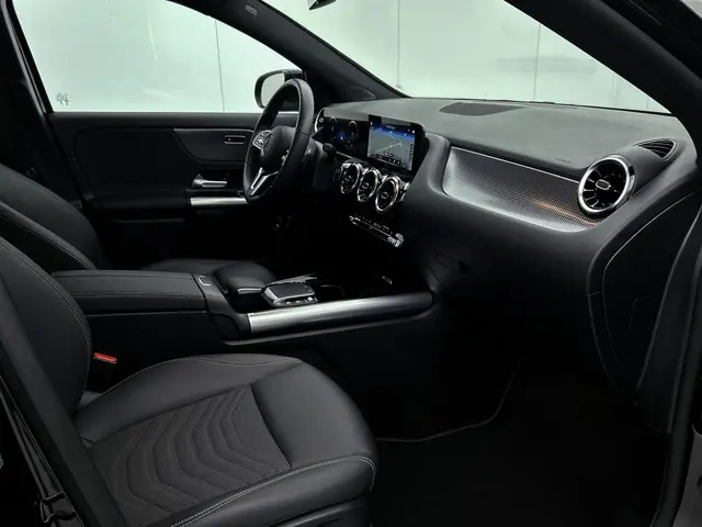 Mercedes-Benz GLA 250 e Luxury Line 2023 Hybride Benzine 24