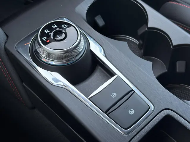 Ford Kuga 2.5 PHEV ST-Line X 2025 Hybride Benzine 29