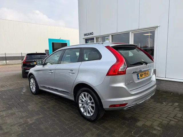 Volvo XC60 2.0 D4 FWD SUMMUM 2017 Diesel 8
