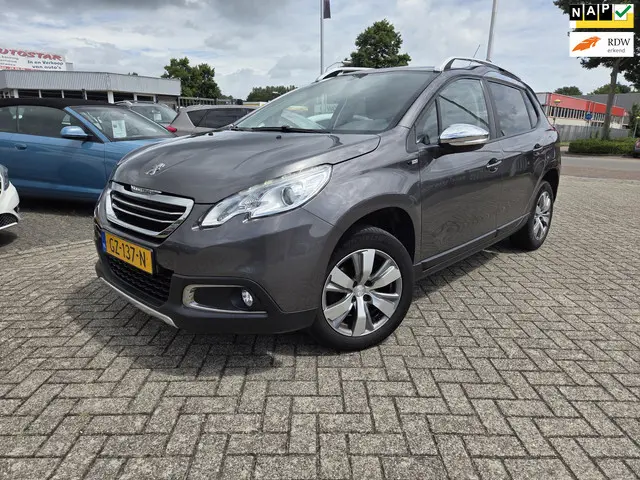 Peugeot 2008 1.2 PureTech Style/PANO/NAVI 2015 Benzine
