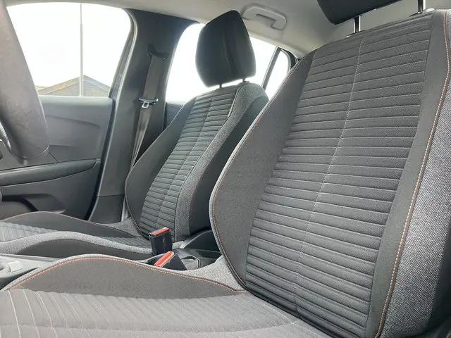 Peugeot 208 1.2 PureTech Active 2022 Benzine 34