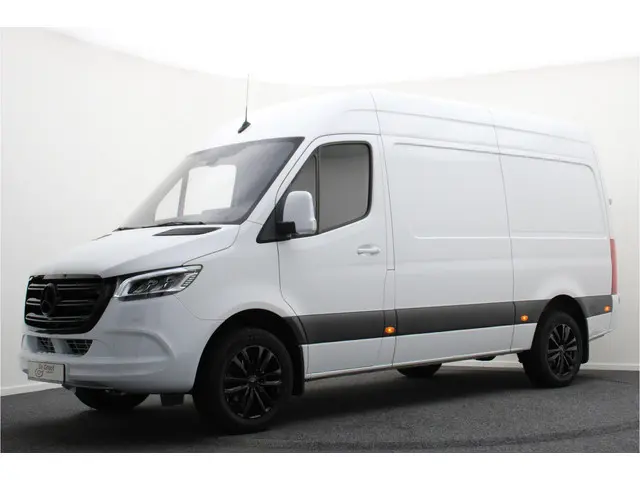 Mercedes-Benz Sprinter 317 CDI AUT. L2H2 2023 Diesel 16