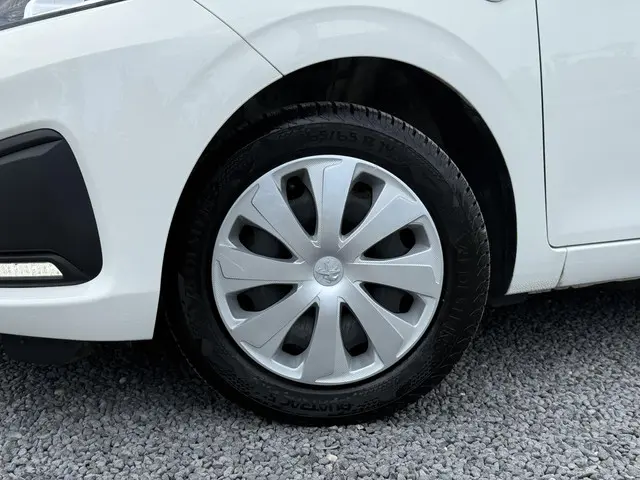 Peugeot 108 1.0 e-VTi Junior 2016 Benzine 16